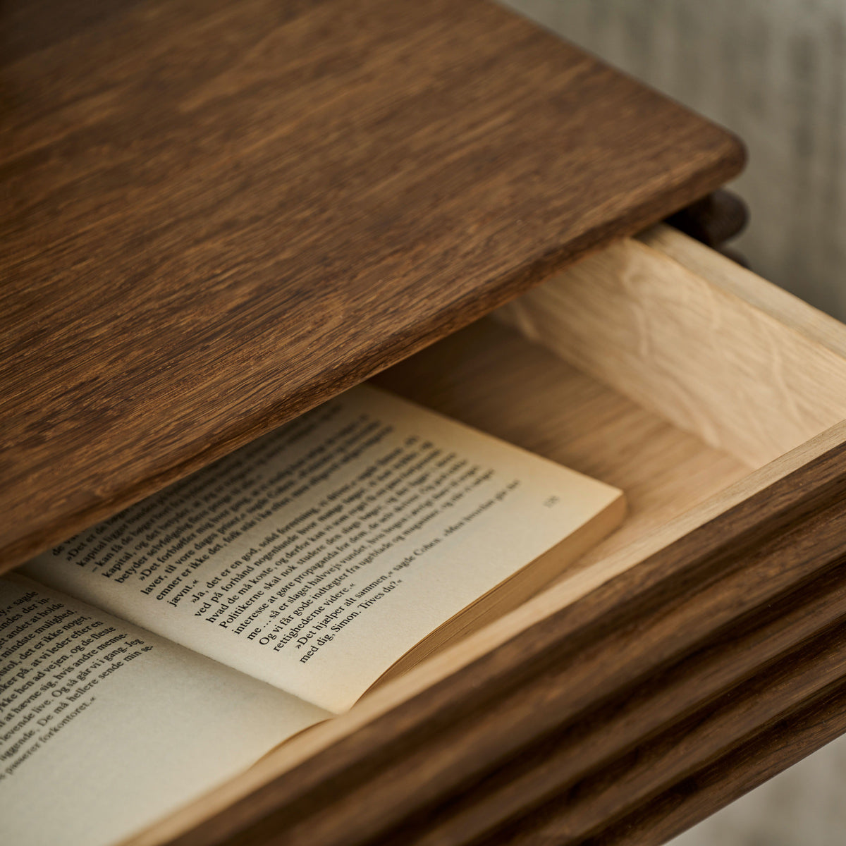 Groove Wall Mounted Night Table Viesso