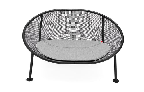 Netorious Lounge Chair by Fatboy - Anthracite Aluminum Frame, Mist Pillow Cushion.