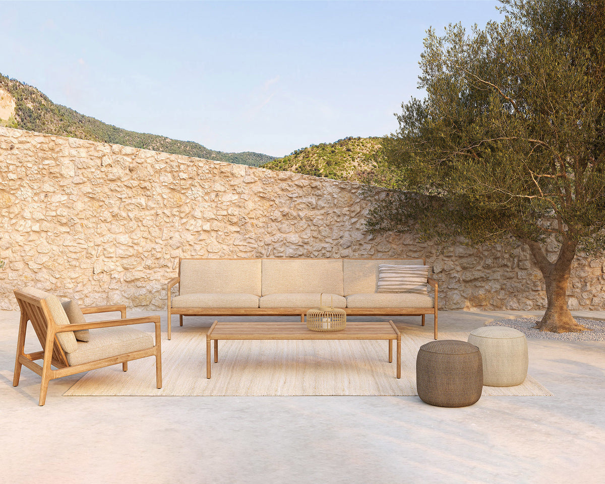 Modern Outdoor Furniture at Viesso