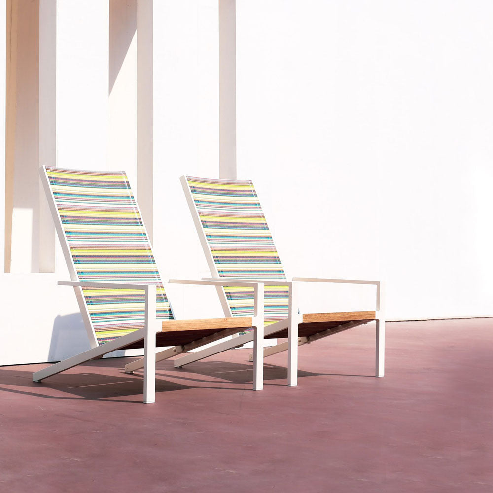 Bondi Adirondack (Full Sling) by Mamagreen, showing bondi adirondack (full sling) in live shot.