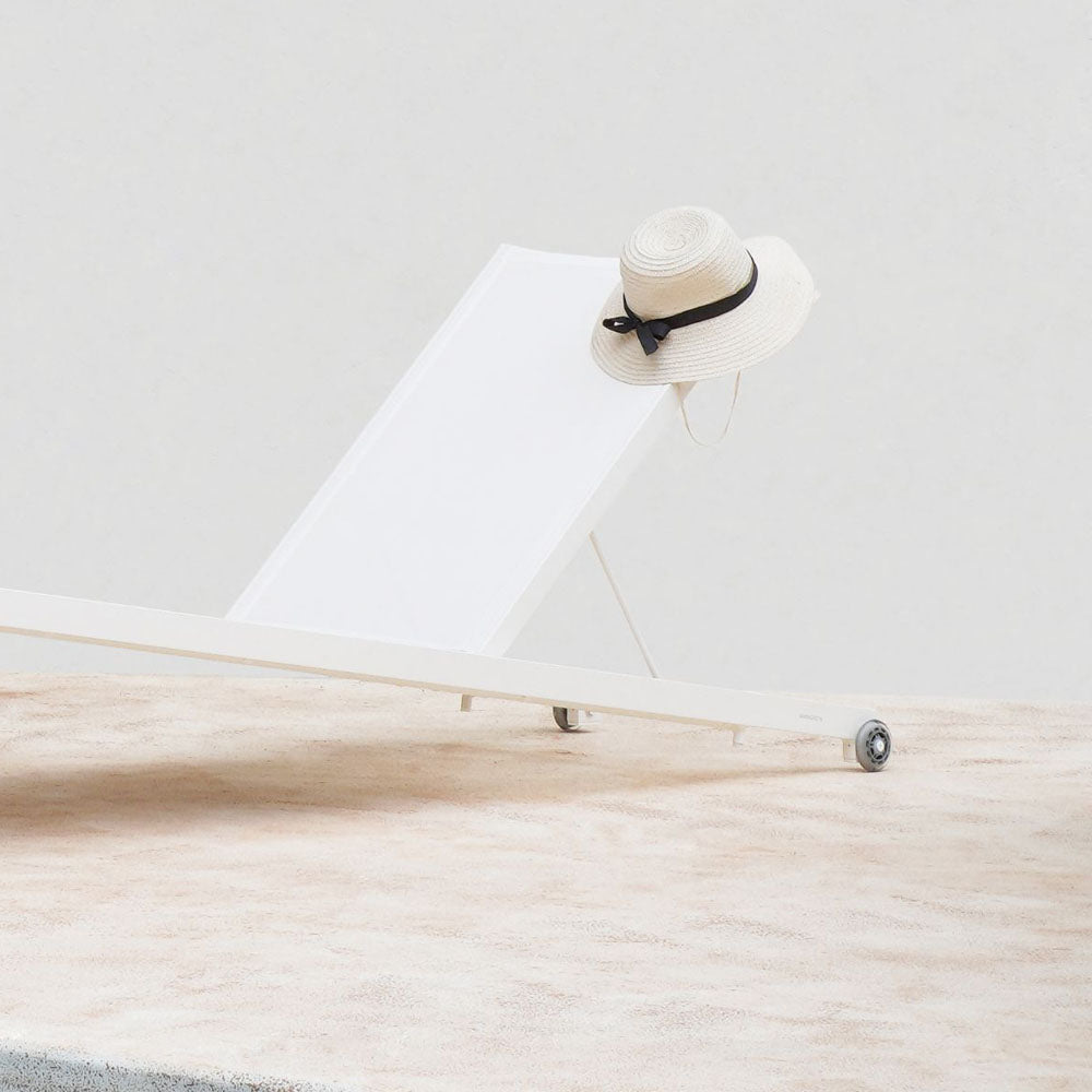 Bondi Chaise Lounge (Full Sling) by Mamagreen, showing bondi chaise lounge (full sling) in live shot.
