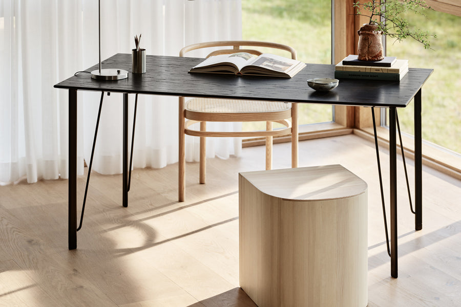 FH3605 Desk by Fritz Hansen, showing FH3605 desk in live shot.