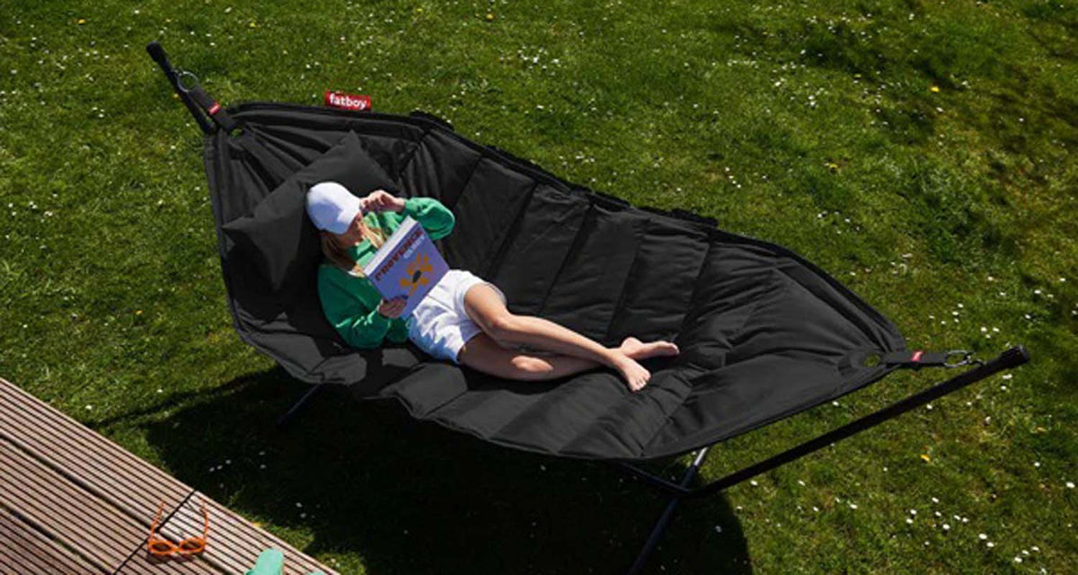 Headdemock Deluxe Hammock by Fatboy, showing headdemock deluxe hammock in live shot.