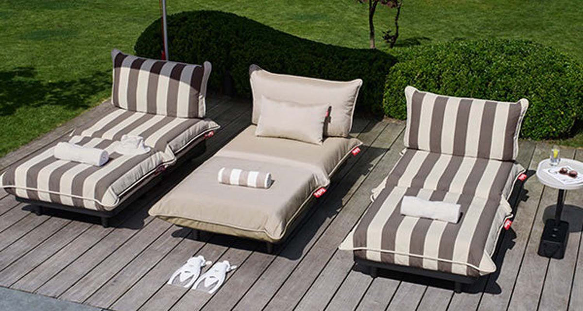 King Outdoor Pillow by Fatboy, showing king outdoor pillow in live shot.