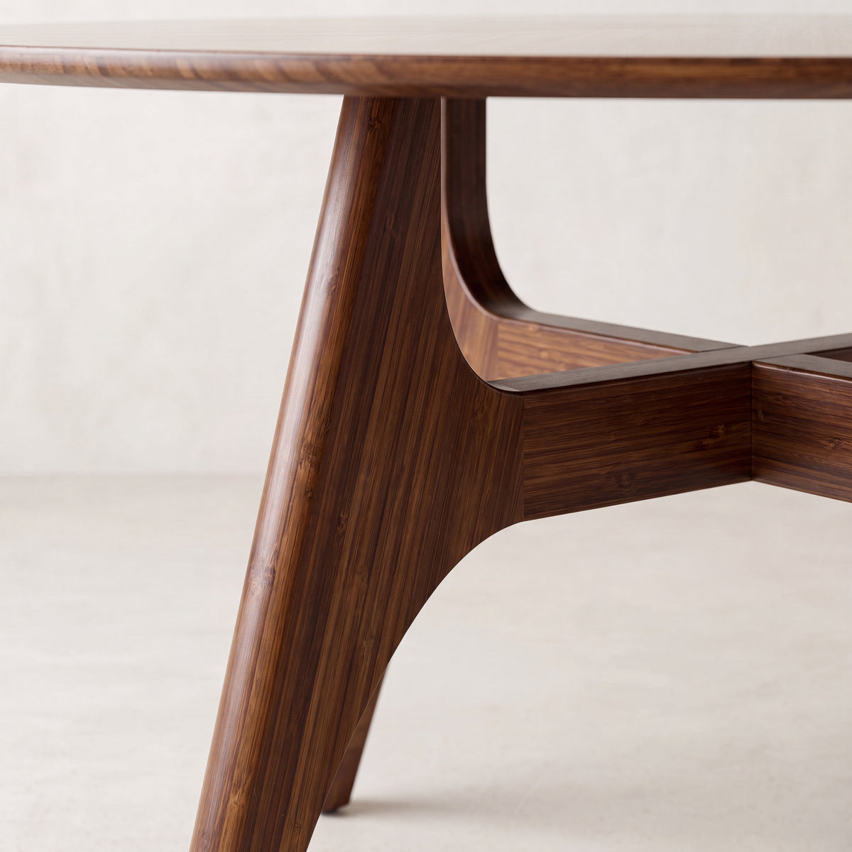 Stella Dining Table in Amber