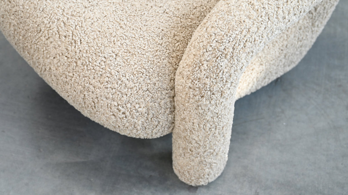 Blume Lounge Chair in Fawn