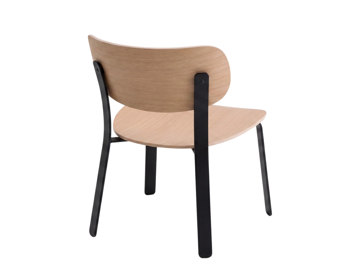 Springback Minimalist Lounge Chair by NUANS