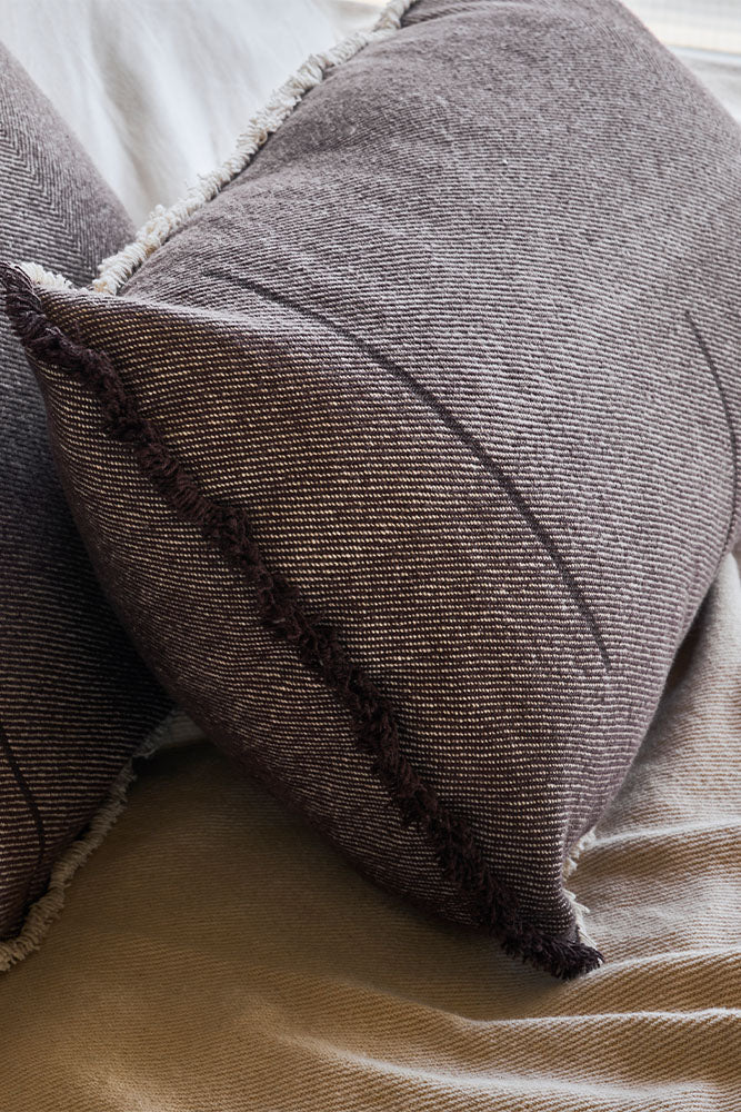 Cushion Vertical by Lorena Canals
