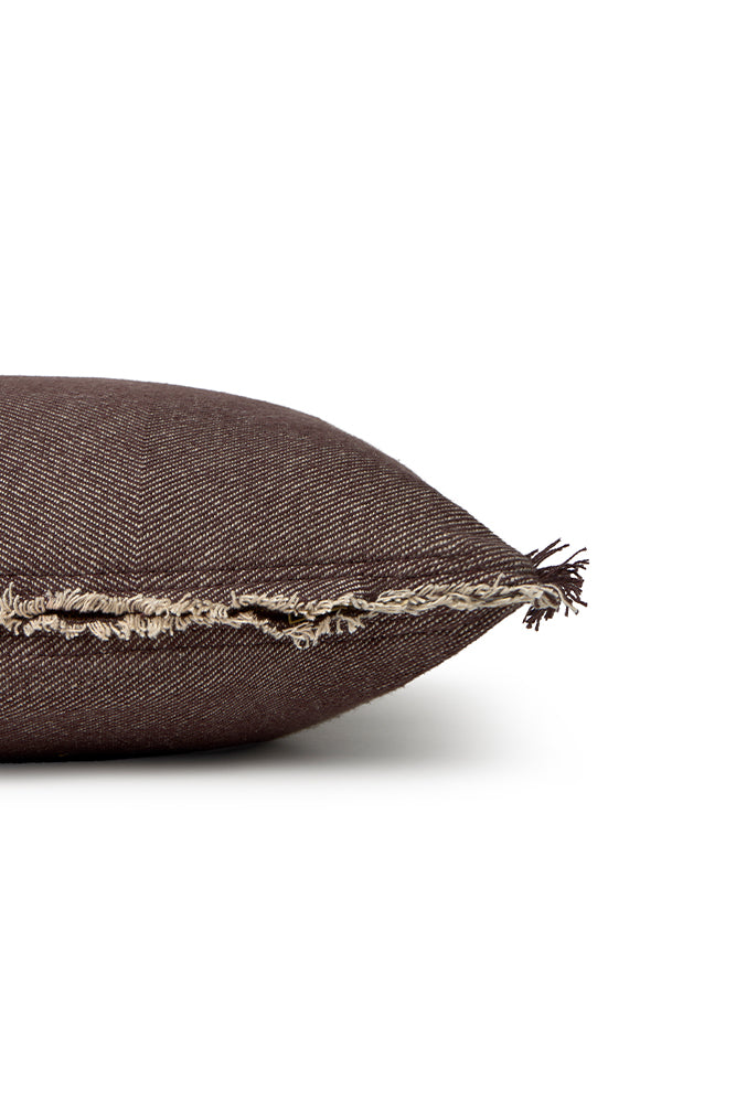 Cushion Vertical by Lorena Canals