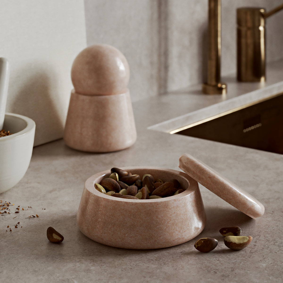Serene Jar by Woud, showing serene jar in live shot.