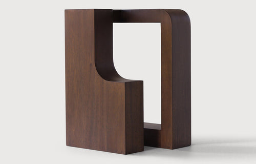 Helen Vergouwen Blok Sculpture by Ethnicraft - Varnished Mahogany Brown