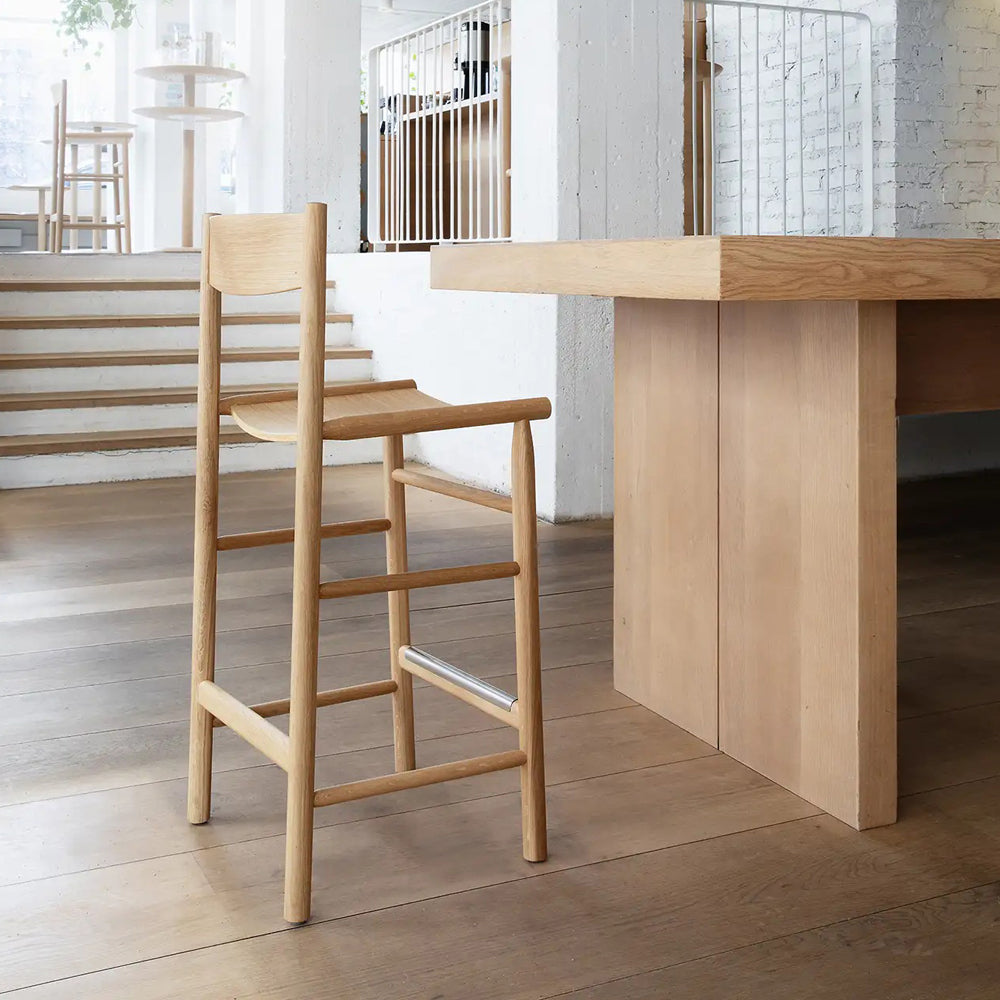 Akademia Linea High Chair by Nikari, showing akademia linea high chair in live shot.