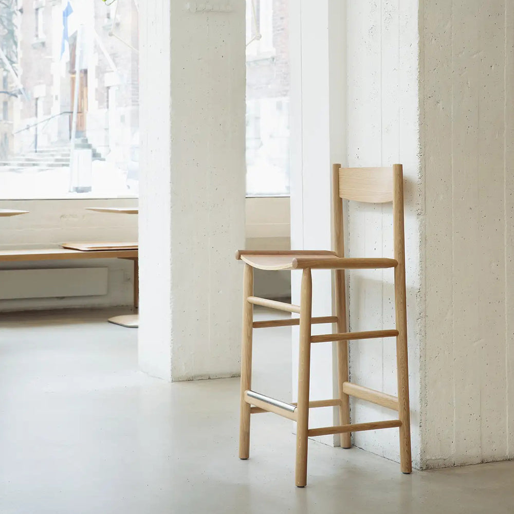 Akademia Linea High Chair by Nikari, showing akademia linea high chair in live shot.