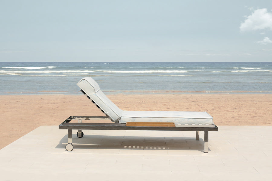 Albatross 316 Sunbed with Side Tray by Mamagreen, showing albatross 316 sunbed with side tray in live shot.