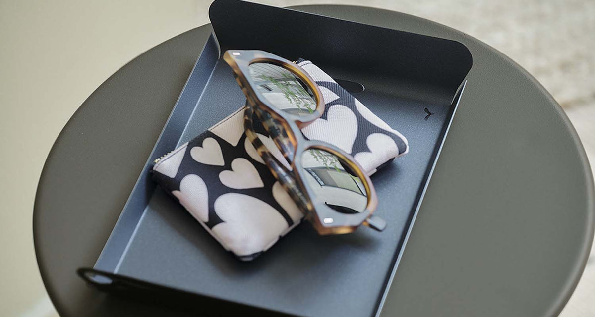 Alto Metal Tray by Fermob, showing alto tray in live shot.
