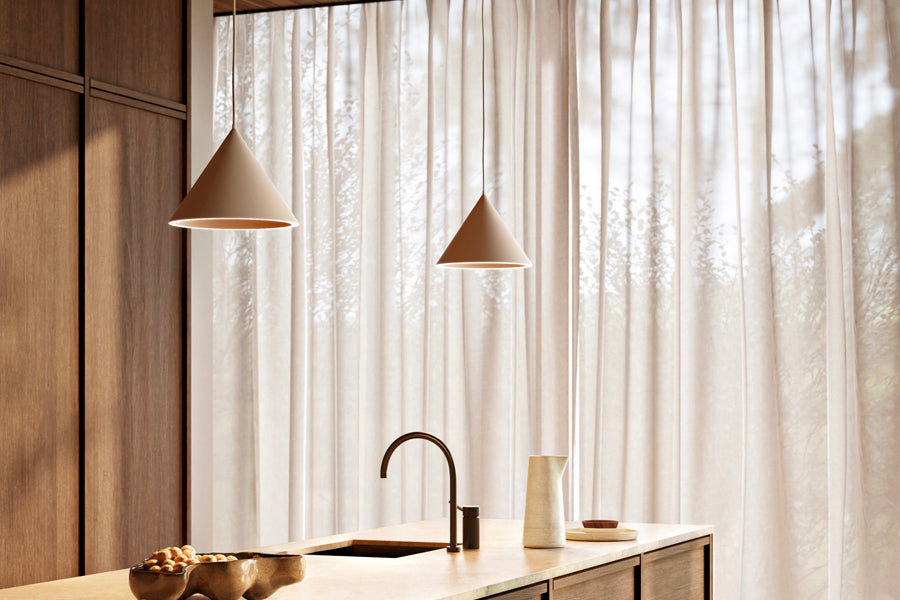 Annular Pendent by Woud, showing annular pendent in live shot.