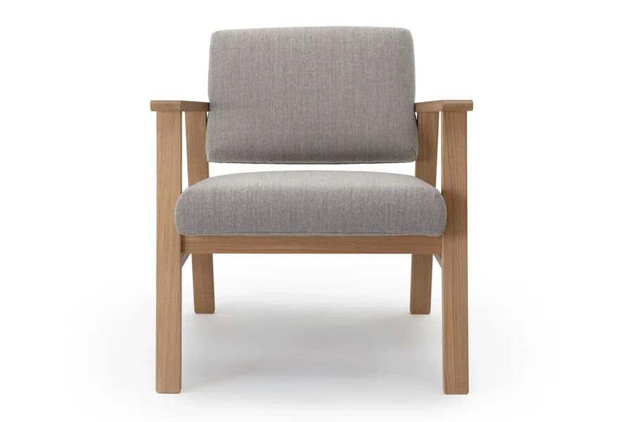 Archetyp Lobby Chair by Nikari, showing front view of archetyp lobby chair.