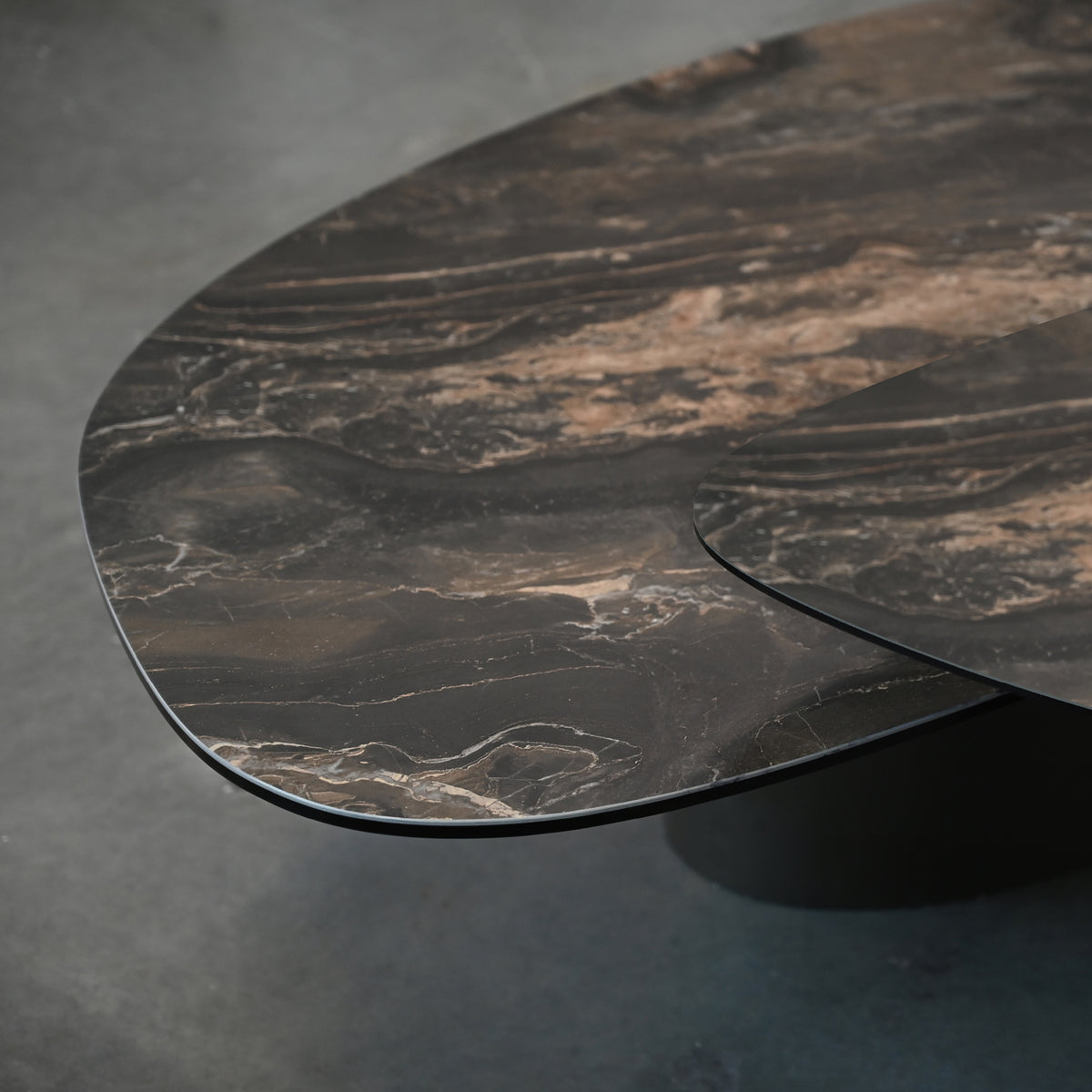 Argon Coffee Table by Mobital, showing closeup view of argon coffee table.