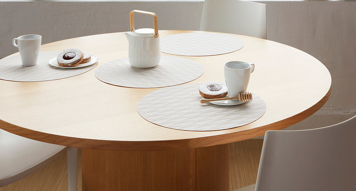 Arrow Placemat by Chilewich, showing arrow placemats in live shot.