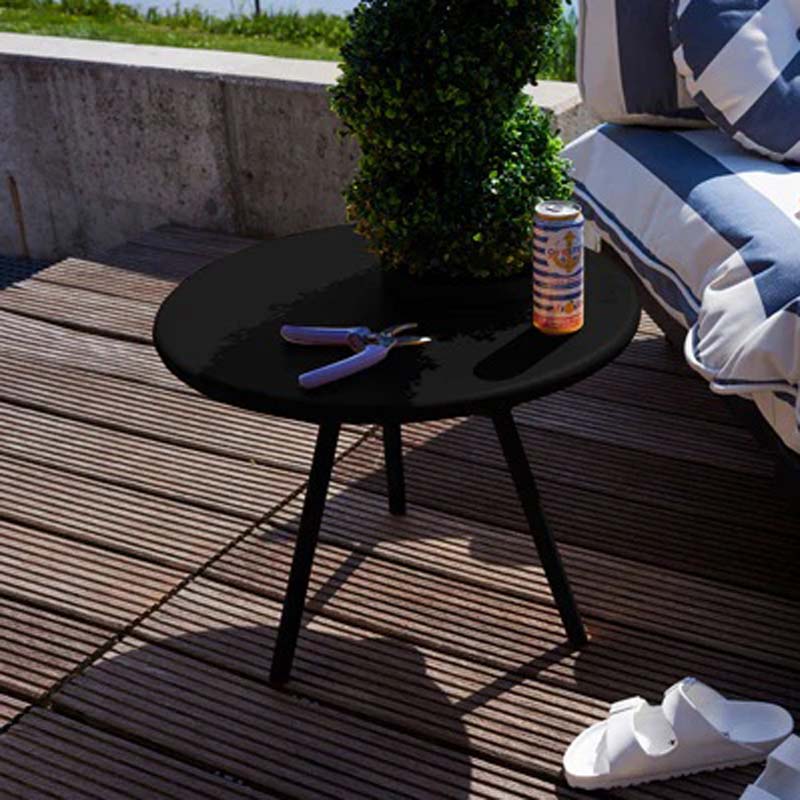 Bakkes Side Table by Fatboy, showing bakkes side table in live shot.