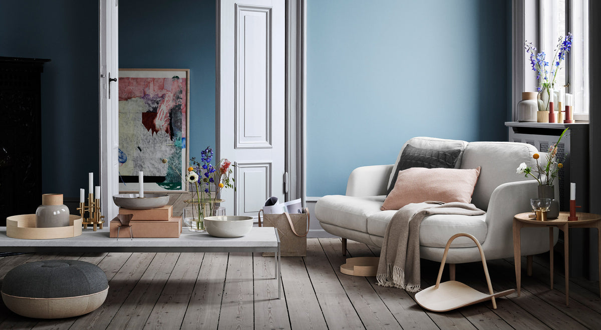 Basket by Fritz Hansen, showing basket in live shot.