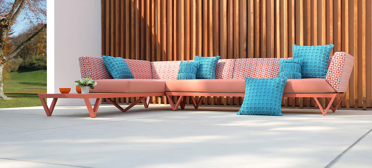 Bondi Belle Configuration 11 with Teak Table by Mamagreen, showing bondi belle configuration 11 with teak table in live shot.