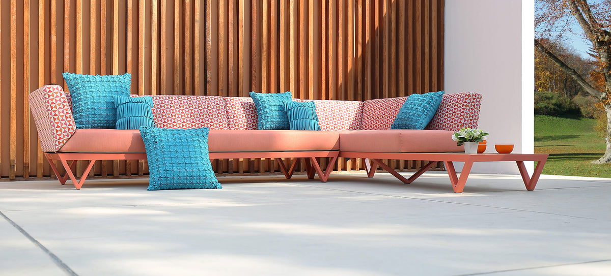 Bondi Belle Configuration 12 with Teak Table by Mamagreen, showing bondi belle configuration 12 with teak table in live shot.