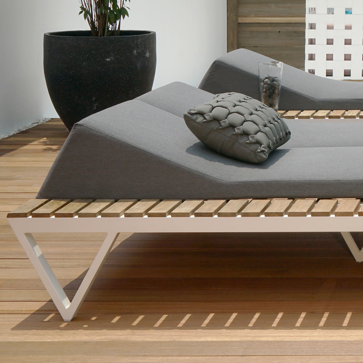 Bondi Cushion Sunbed with Teak Tray by Mamagreen, showing closeup view of bondi cushion sunbed with teak tray in live shot.