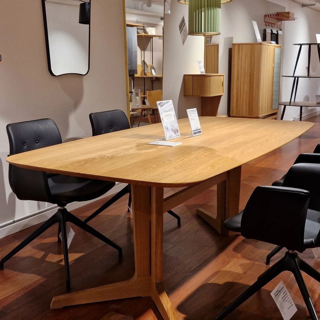 BPS Holmen Table No. 201 by Bernh. Pedersen & Son, showing bsp holmen table no. 201 in live shot.