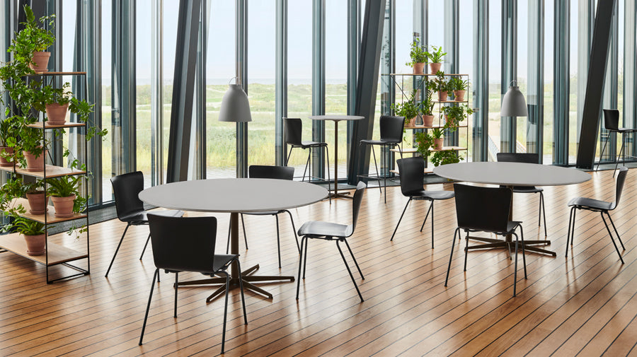 Caravaggio Pendant by Fritz Hansen, showing caravaggio pendants in live shot.