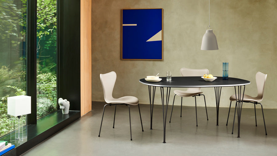 Caravaggio Pendant by Fritz Hansen, showing caravaggio pendant in live shot.