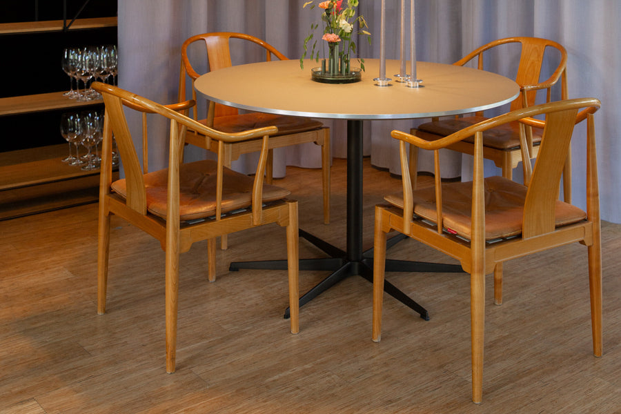 China Chair by Fritz Hansen, showing china chairs in live shot.