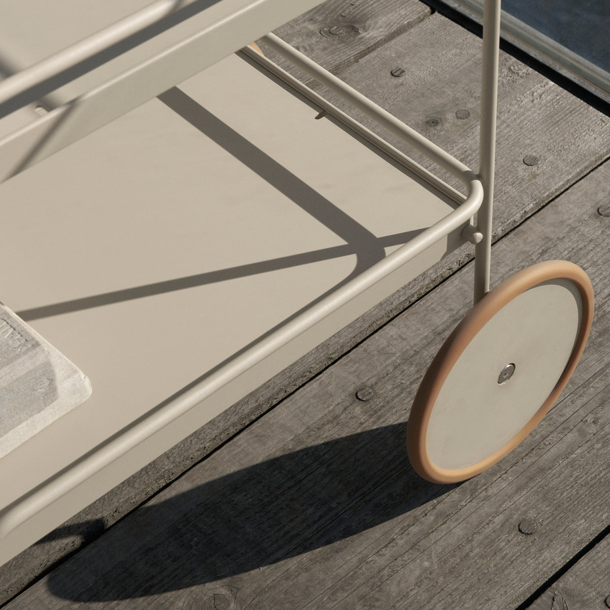Click Serving Cart by Houe, showing closeup view of click serving cart in live shot.