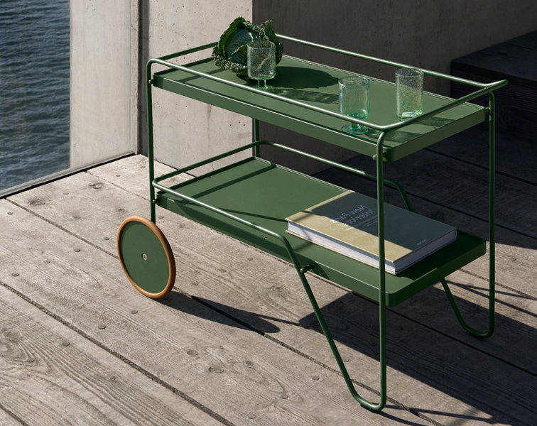 Click Serving Cart by Houe, showing click serving cart in live shot.