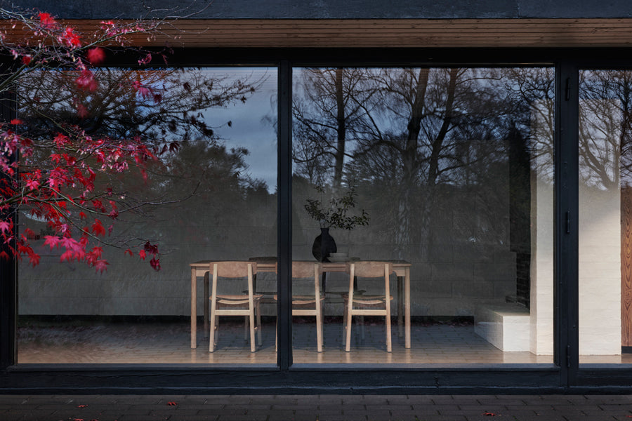 Conscious 3162 Chair by Mater, showing conscious 3162 chairs in live shot.