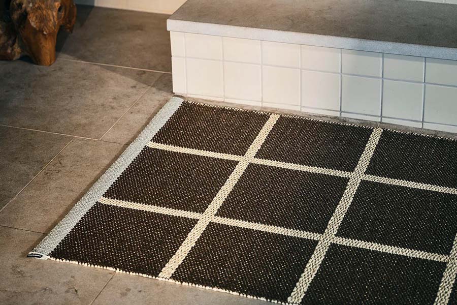 CRISS POP Runner Rug by Pappelina, showing criss pop runner rug in live shot.