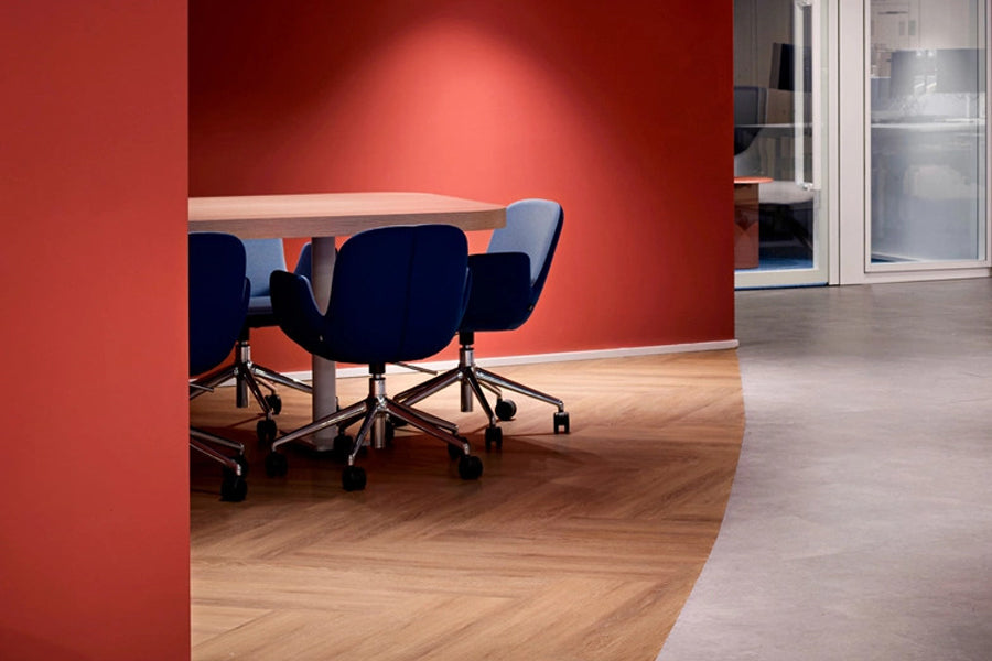 Daisy Premium Office Chair by B&T, showing daisy premium office chairs in live shot.