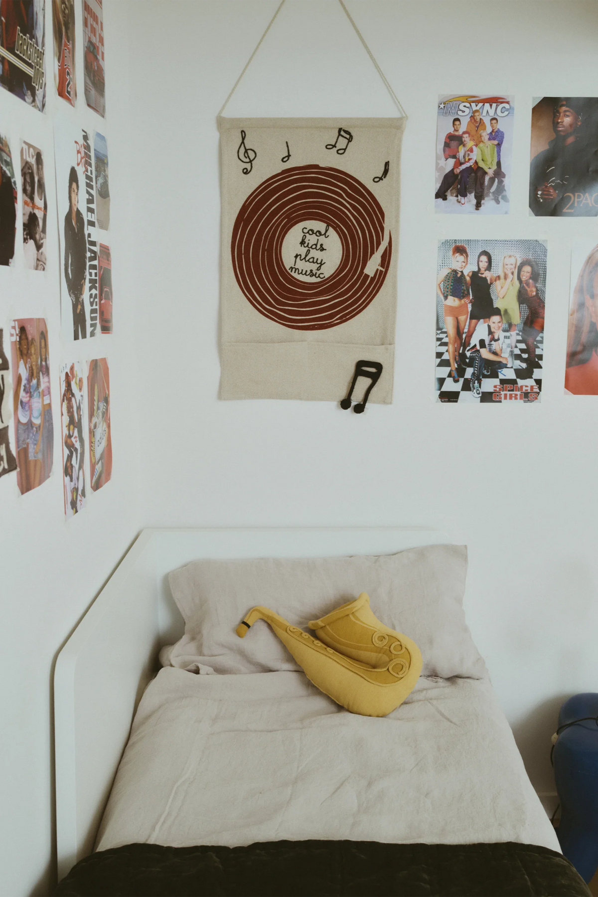 Wall Hanger Music by Lorena Canals