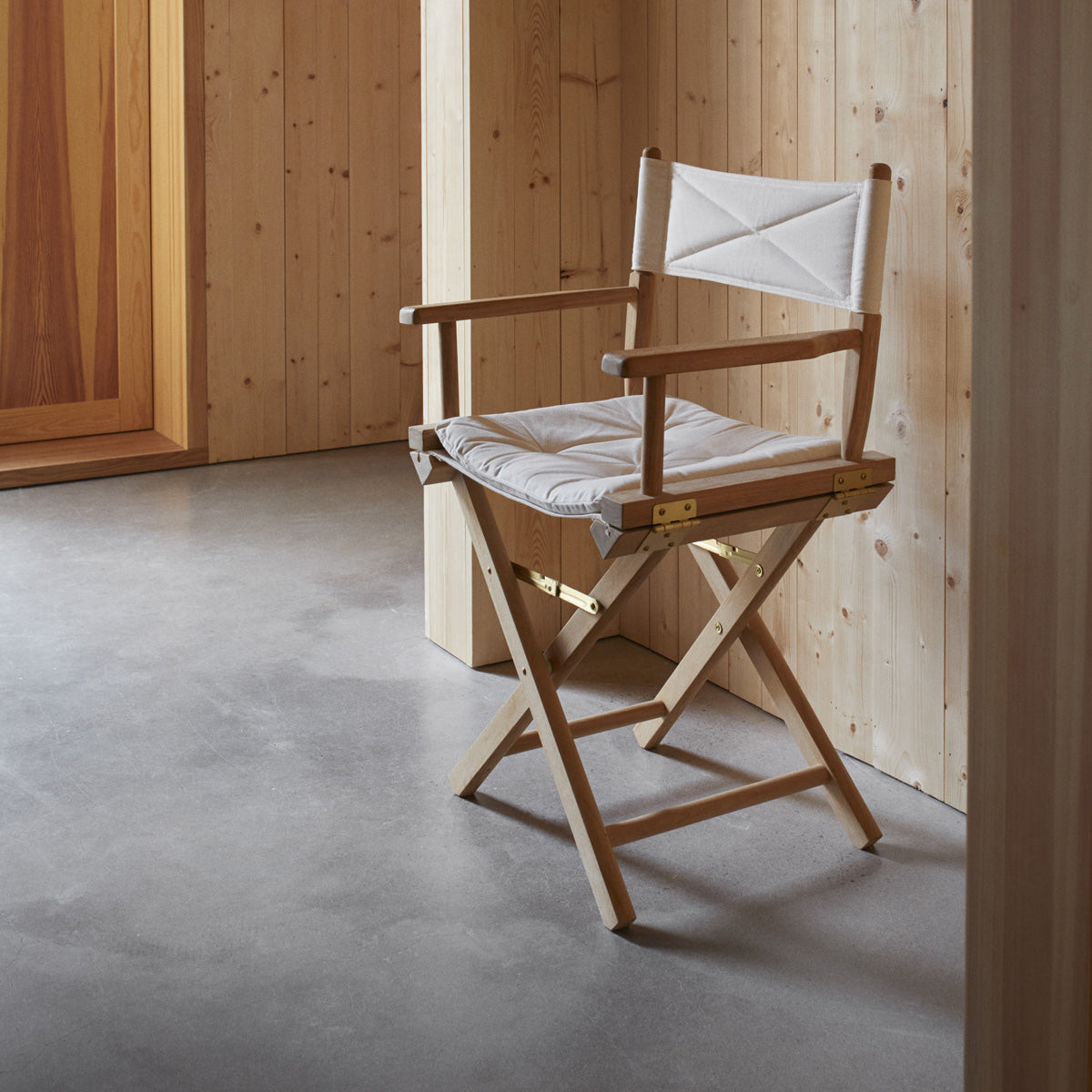 Director's Indoor Chair by Fritz Hansen, showing director's indoor chair in live shot.
