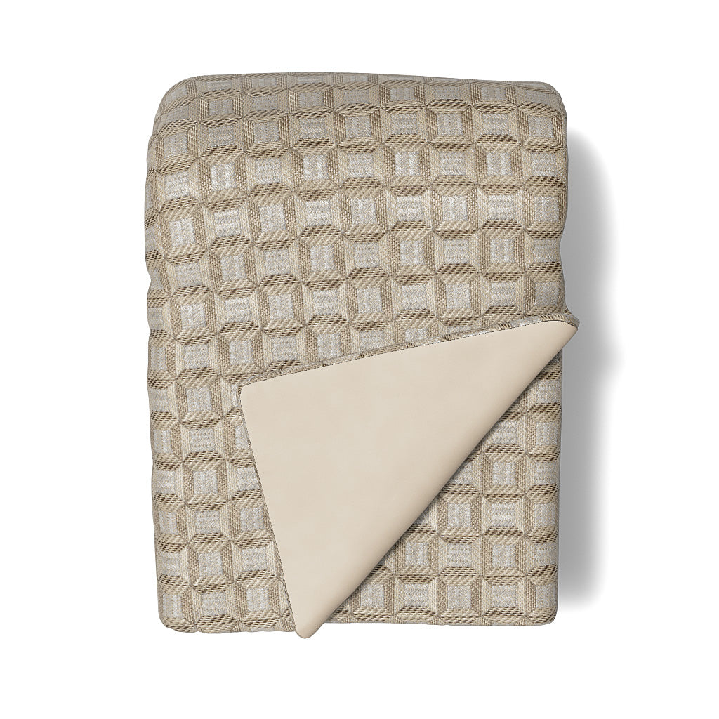 Collonade Throw in Silver