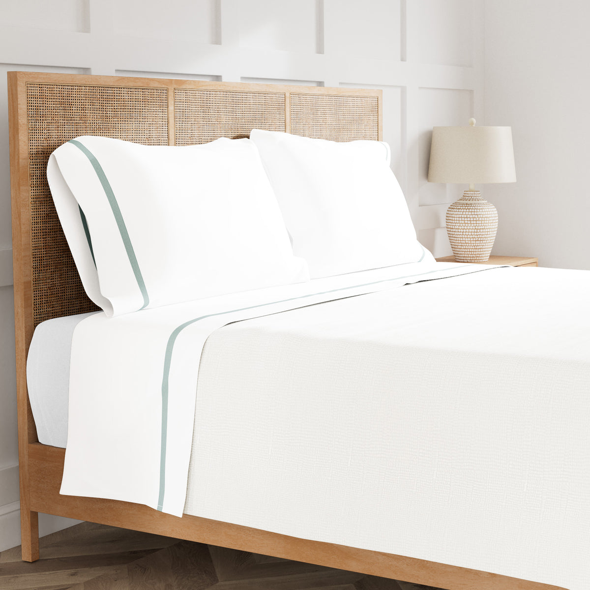 Ready-to-Bed 2.0 Cotton & Trim Sheet Set in White/Aqua