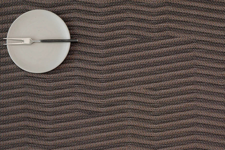 Dune Placemat by Chilewich, showing closeup view of dune placemat in live shot.