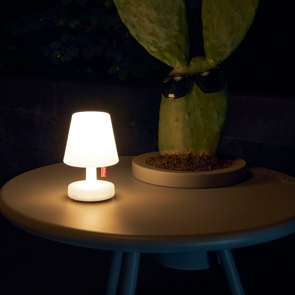 Edison La Surprise Lamp by Fatboy, showing edison la surprise lamp in live shot.