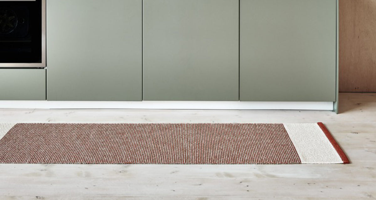 Edit Brick & Vanilla with Linen Metalic Rug by Pappelina, showing edit brick & vanilla with linen metalic rug in live shot.