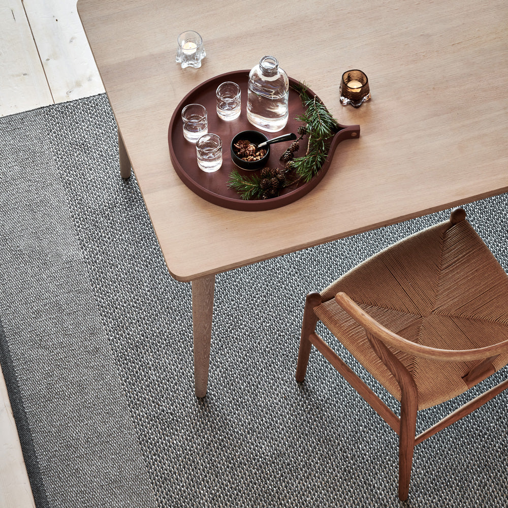 Edit Dark Brown & Dark Linen with Linen Metalic Rug by Pappelina, showing edit dark brown & dark linen with linen metalic rug in live shot.