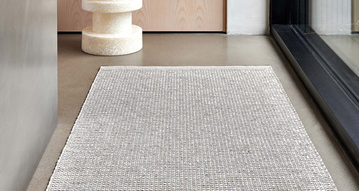 EMM Fossil Grey/Stone Met. by Pappelina, showing emm fossil grey/stone met. in live shot.