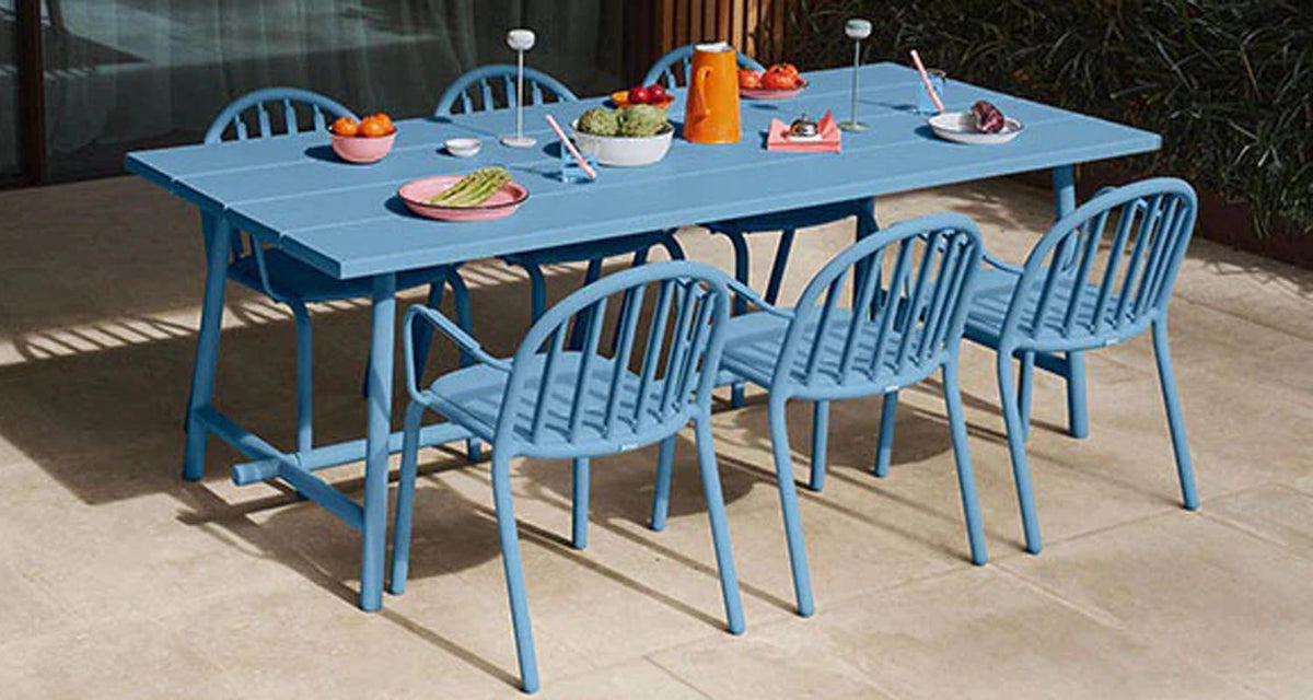 Fred's Table by Fatboy, showing fred's table in live shot.