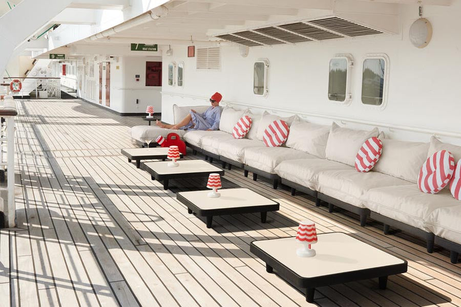 Paletti Lounge Sofa by Fatboy, showing paletti lounge sofa in live shot.