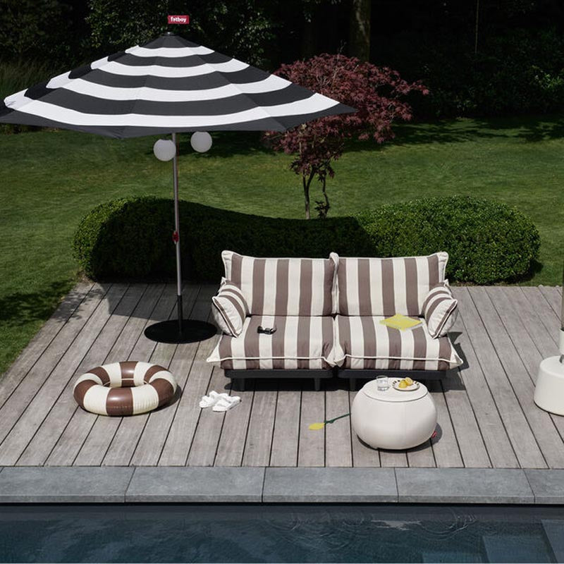 Paletti Lounge Sofa by Fatboy, showing paletti lounge sofa in live shot.