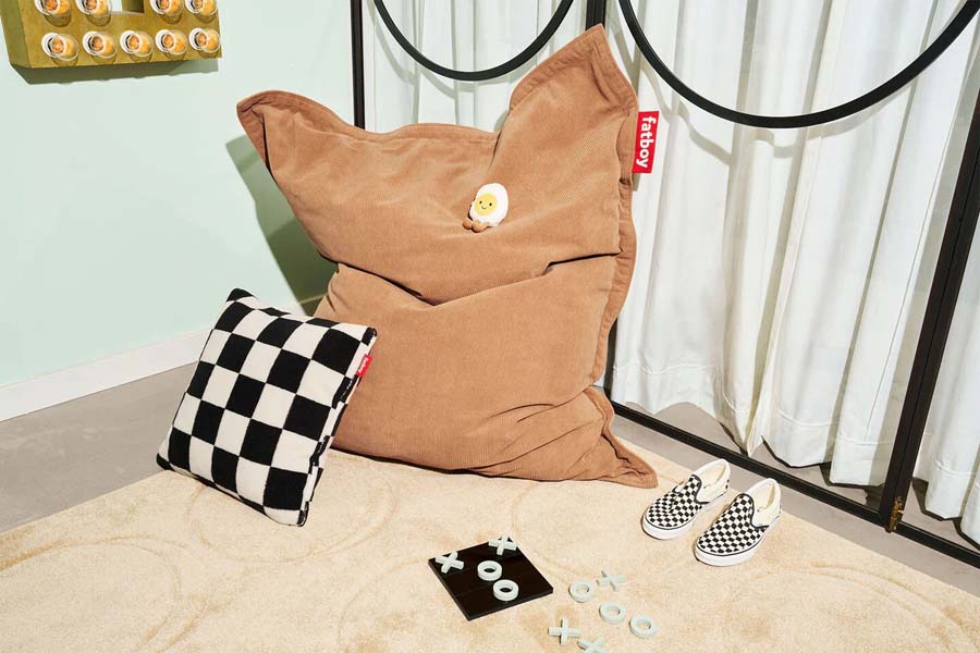 Square Pillow by Fatboy, showing square pillow in live shot.